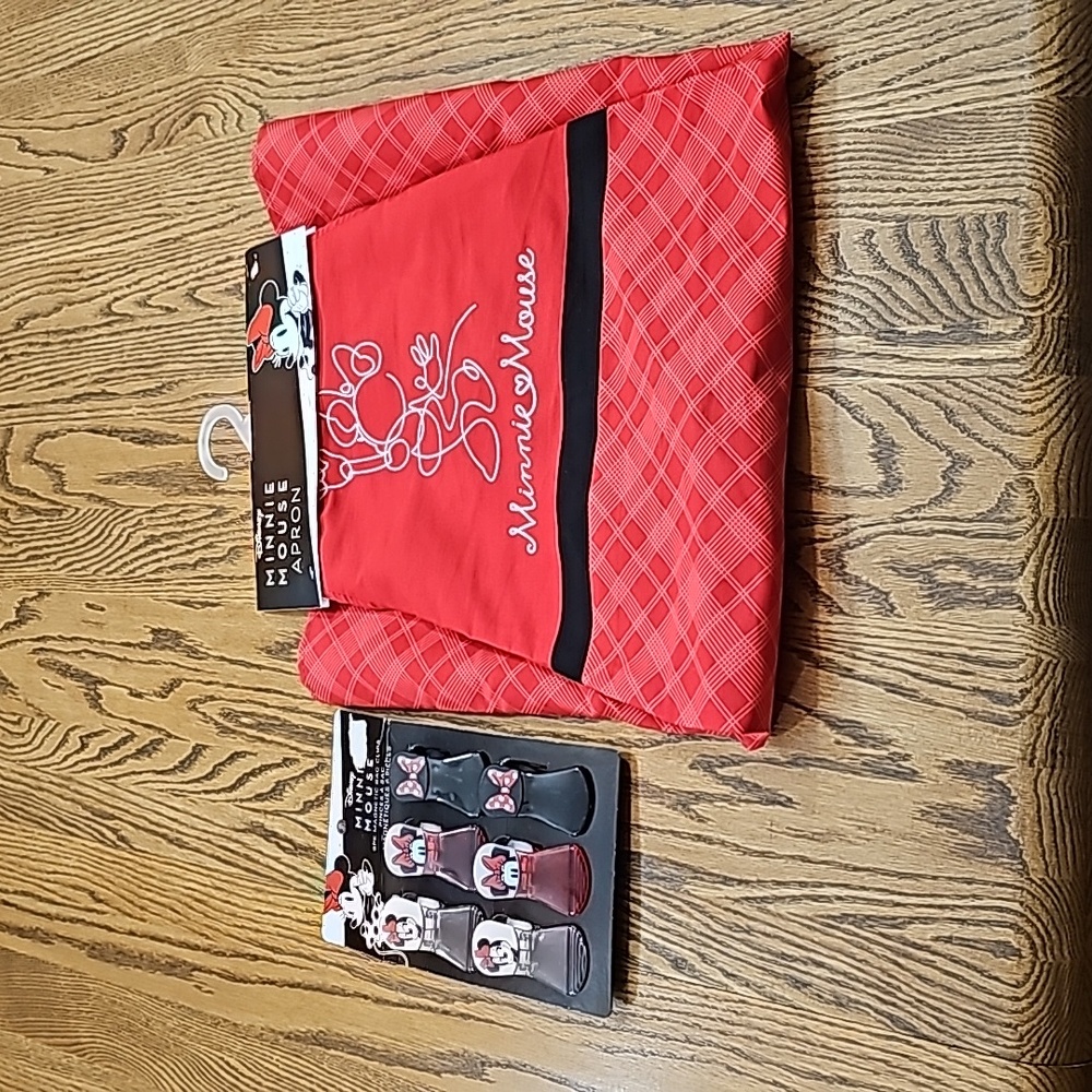 Disney Apron & Clips